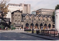 Tower of London shops Wallpaper