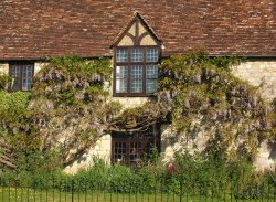 Country dwelling at Radclive, Bucks Wallpaper