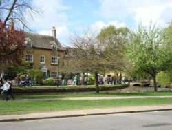 Bourton on the Water Wallpaper