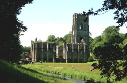 Fountains Abbey, North Yorkshire. Wallpaper