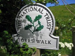 Torrs Walk