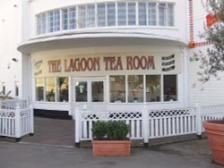 Clacton-on-Sea Pier Wallpaper