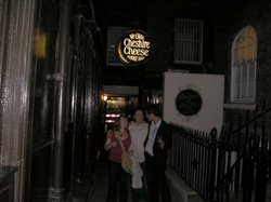 Ye Olde Cheshire Cheese Pub, London Wallpaper