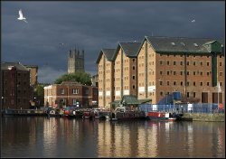 Late afternoon, Gloucester Docks. Wallpaper