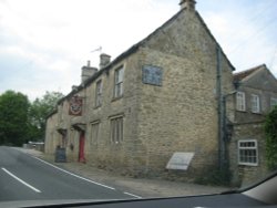 The Hungerford Arms - Heytesbury Wallpaper