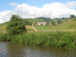 Leeds to Liverpool Canal Wallpaper