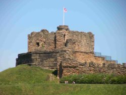 Tynemouth Priory and Castle Wallpaper