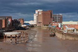 River Hull and footbridge progress Wallpaper