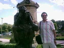 Stratford upon Avon - Shakespeare's Hamlet Statue Wallpaper