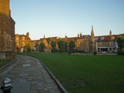 Sherborne - beside the Abbey Wallpaper