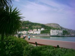 Llandudno - Seafront Promenade - June 2010 Wallpaper