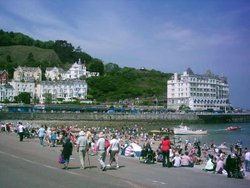 Llandudno - Seafront Promenade - June 2010 Wallpaper