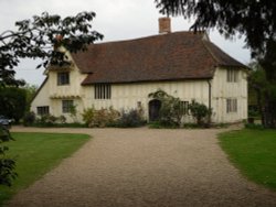 An old house in Flatford Wallpaper