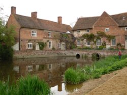 River Stour in Flatford Wallpaper