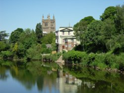 Hereford, the river Wye and the Cathedral Wallpaper