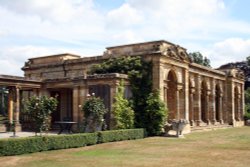 Loggia, Italian Gardens Wallpaper