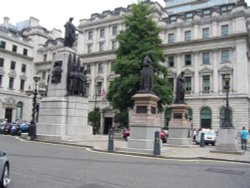 The Crimean war memorial in London, July 2010 Wallpaper