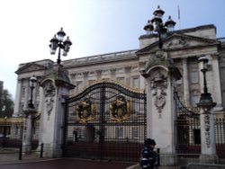 Buckingham Palace Gates Wallpaper