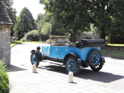 On the grounds of Beaulieu Palace House Wallpaper