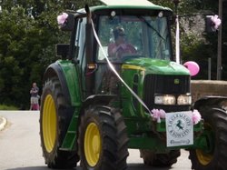 Tractor girls breast cancer fund raiser Wallpaper