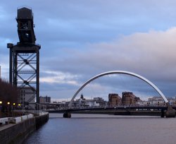 Road bridge over the Clyde Wallpaper