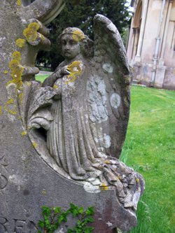 St Mary & St Nicholas' Parish Church – Churchyard