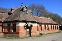 King's Meadow Swimming Baths, Reading Wallpaper