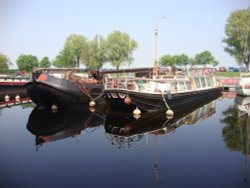 Reflections at the Canal Basin Marina, Gravesend Wallpaper