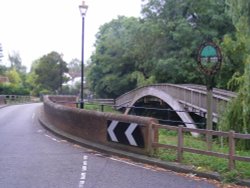 Old Bridge , New Bridge Wallpaper