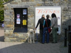 Welcome to Totnes Wallpaper