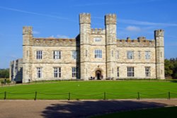 Leeds Castle Wallpaper