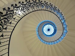 Tulip Staircase Wallpaper