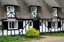 Thatched cottages Wallpaper