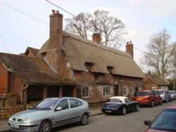 Winchester Road, Clinker Cottage Wallpaper