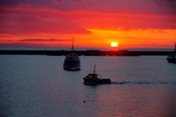 Sunrise from Brixham battery Wallpaper