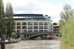 Reading Bridge and Clearwater Court, Reading Wallpaper