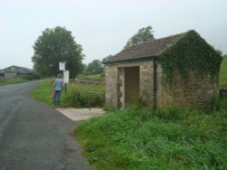 Castle Bolton bus shelter Wallpaper