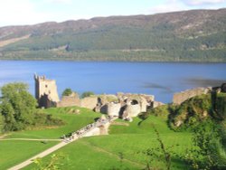 Urquhart Castle, Loch Ness Wallpaper