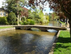 Bourton on the Water Wallpaper