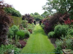 Hidcote Garden Wallpaper