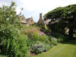 Hidcote Garden Wallpaper