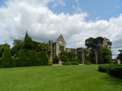 Nymans Garden Wallpaper