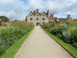 Packwood House 18 June 2011 Wallpaper