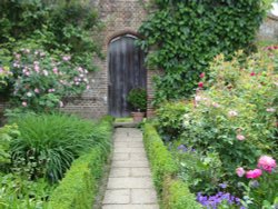 Sissinghurst June 2008 Wallpaper