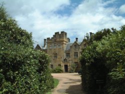 Scotney Castle May 2001 Wallpaper