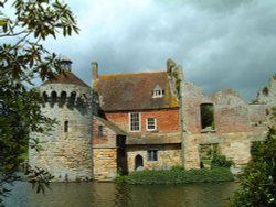 Scotney Castle May 2001 Wallpaper