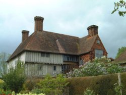 Great Dixter, May 2001 Wallpaper