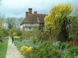 Great Dixter, May 2001 Wallpaper