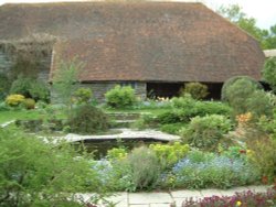 Great Dixter, May 2001 Wallpaper