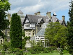 Bodnant Garden, June 2011 Wallpaper